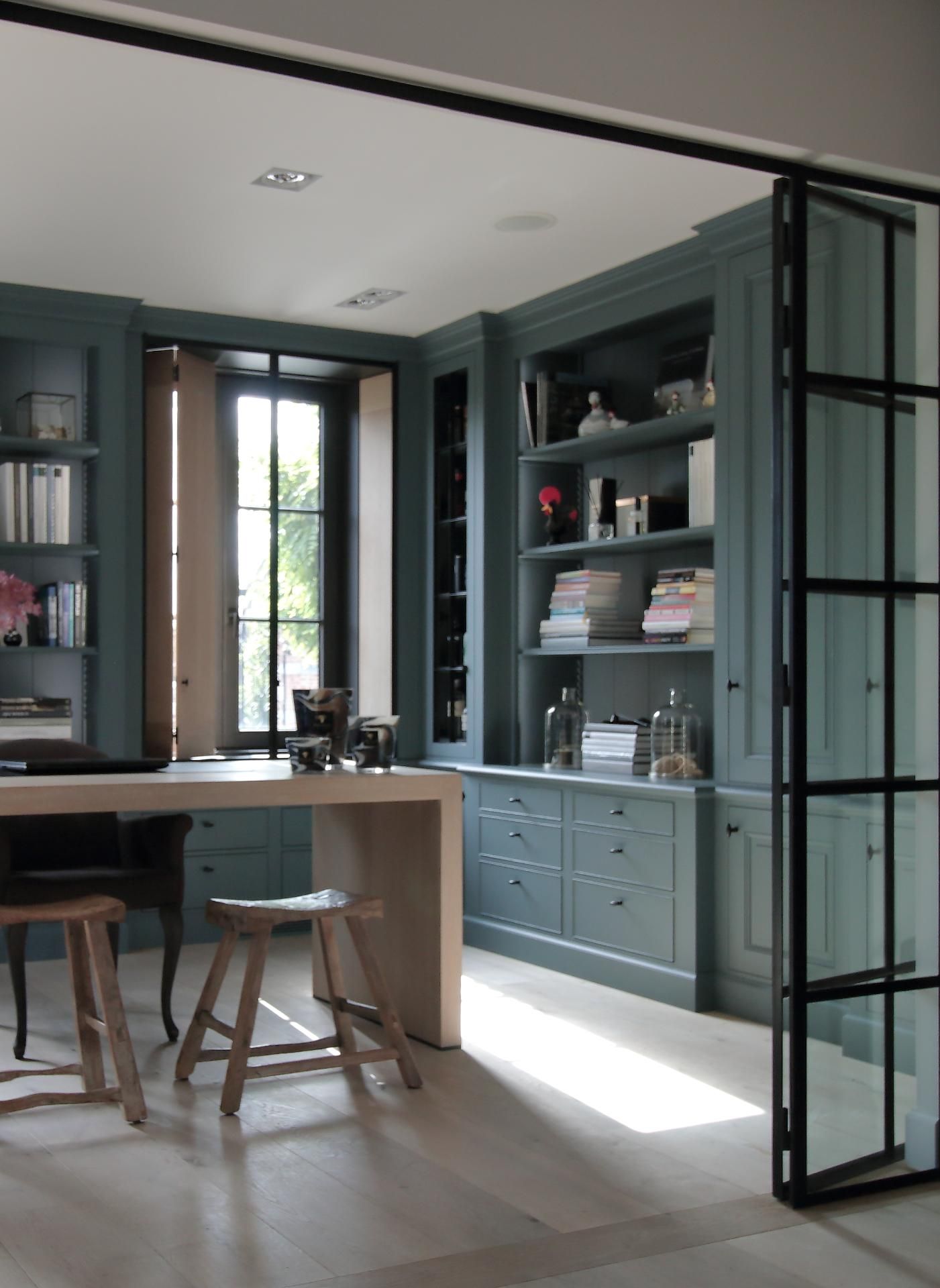 High-end maatwerk keuken met kastenwand door Vrolix Interieur